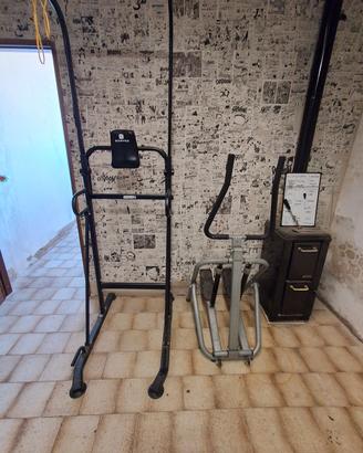 palestra completa con tutti i suoi pesi