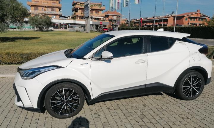 toyotaCHR  perfetta