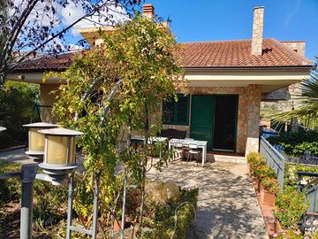 Ampia villa panoramica pressi S. Nicola L'Arena