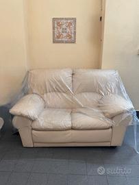 Divano in similpelle