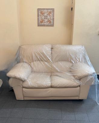 Divano in similpelle