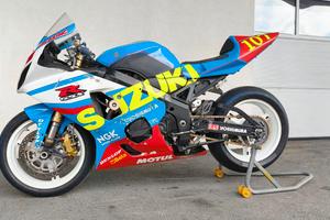 Suzuki GSX R 750 - pronto pista