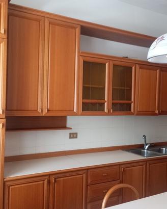 cucina completa di elettrodomestici 