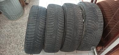 Gomme invernali compreso cerchi