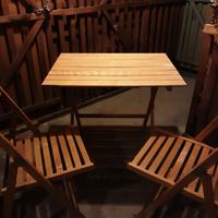 tavolino e due sedie