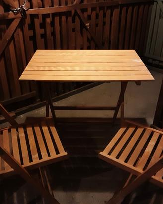 tavolino e due sedie