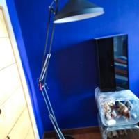 Piantana Industriale "ILLUMINATES"