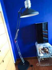 Piantana Industriale "ILLUMINATES"