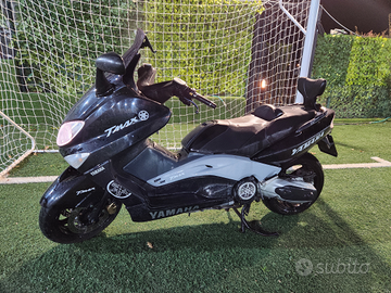 T Max 500 con Marmitta Akrapovic