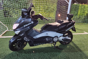 T Max 500 con Marmitta Akrapovic