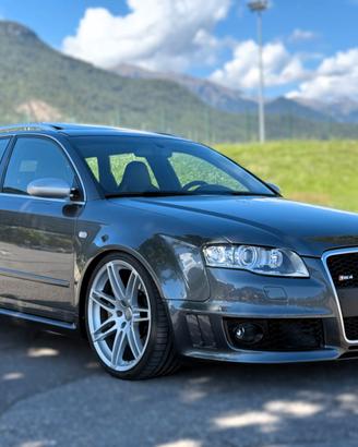 Audi RS4 4.2 FSI