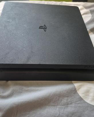 Play  station 4 slim
