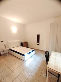 Camera dal 01 dicembre, Modena