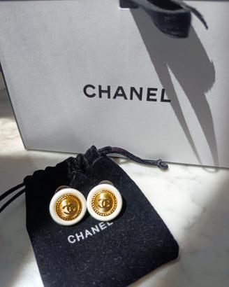 Orecchini bottone Chanel