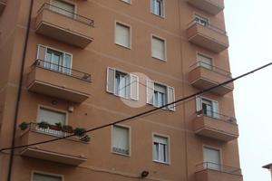 2 LOCALI A DIANO MARINA