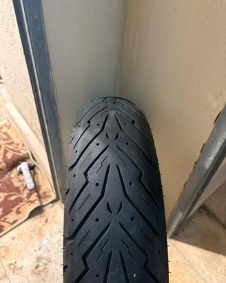 Pirelli Angel scooter 140/70-16