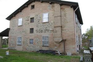 Villa indipendent divisa in due unità abitative