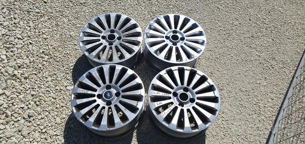 Cerchi in lega ford fiesta focus fusion puma 16"