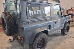 Land Rover Defender 90