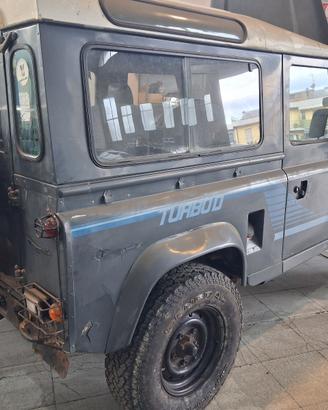 Land Rover Defender 90