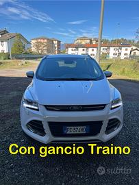 Kuga 4x4 Gancio Traino