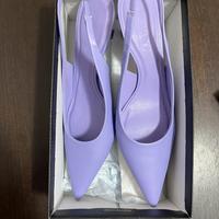 Scarpa con tacco basso
