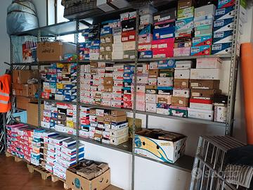 stock di 319 paia misti 