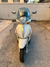 Piaggio Beverly 300 i.e.