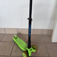 Monopattino 3 ruote con freno