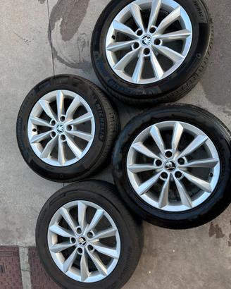 Cerchi con gomme gruppo wv