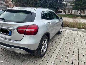 MERCEDES GLA 220 D 4MATIC