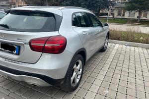 MERCEDES GLA 220 D 4MATIC