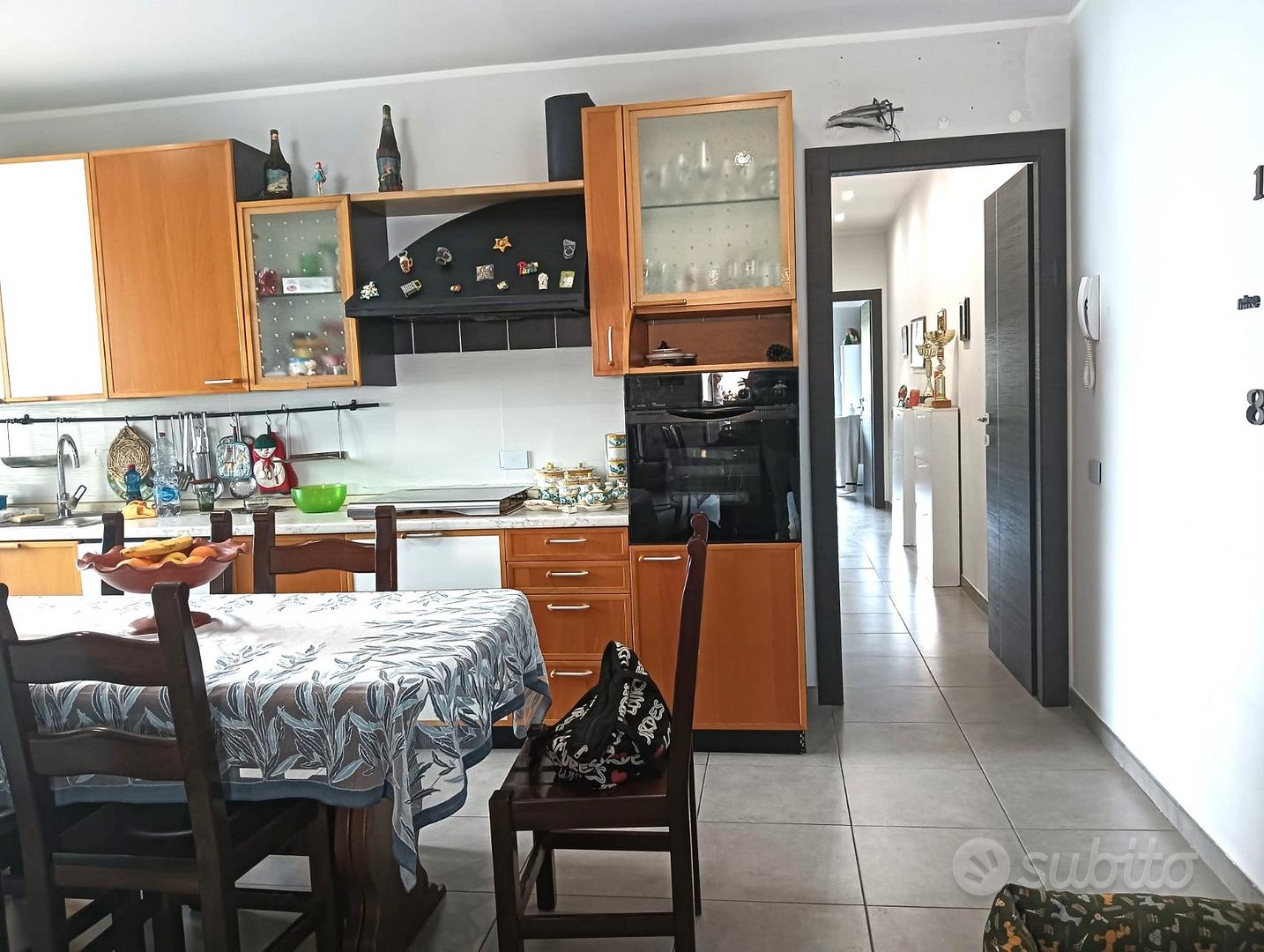Riposto, appartamento di 100 mq con garage di 18mq - Vista 2