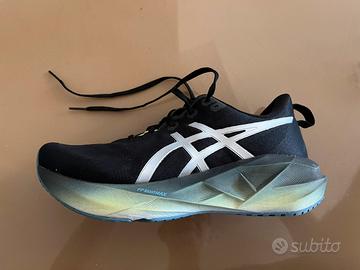 Asics Novablast 5 scarpe running