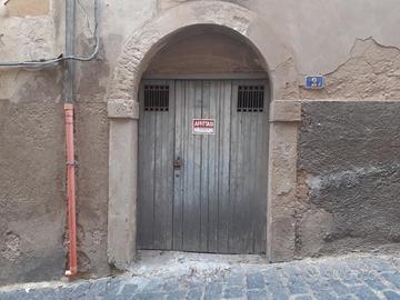 Locale in centro storico per deposito e/o garage