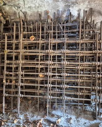 Inferriate grate antiche in ferro battuto
