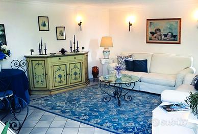 Casa in centro ad Anacapri con ampio giardino