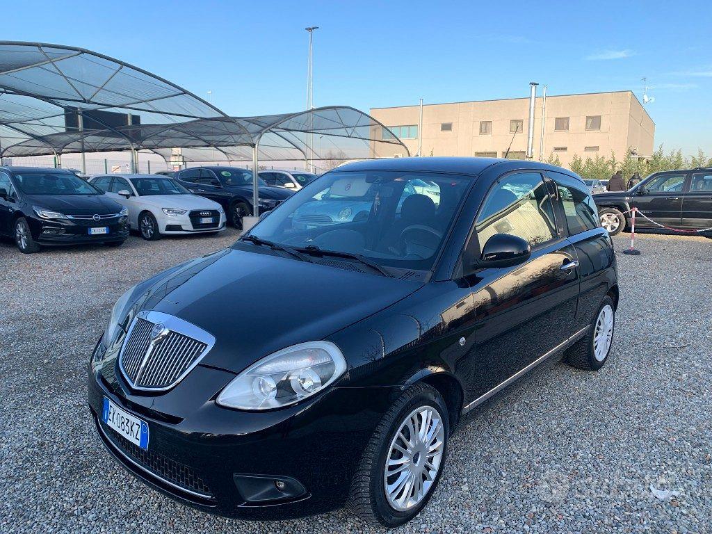 Subito - AUTO ITALIA - LANCIA Ypsilon 1.2 69 CV DIVA*NEOPATENTATI* - Auto  In vendita a Pavia