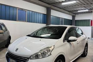 Peugeot 208 1.4 HDi 68 CV 5 porte Allure