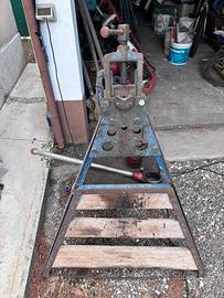 Filettatrice manuale da banco per tubi