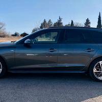 Audi A4 Avant 40 TDI Quattro S -Tronic S-Line Edit