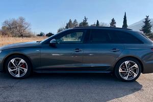 Audi A4 Avant 40 TDI Quattro S -Tronic S-Line Edit