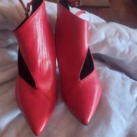 stivaletto rosso