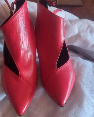 stivaletto rosso
