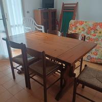 Tavolo in legno massello + 6 sedie