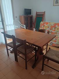 Tavolo in legno massello + 6 sedie