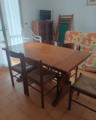 Tavolo in legno massello + 6 sedie