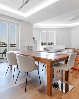Appartamento di 145 m² con 4 locali e box auto a S