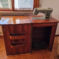 Macchina da cucire Borletti con mobile in legno