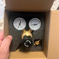 Riduttore di pressione per bombola di miscela